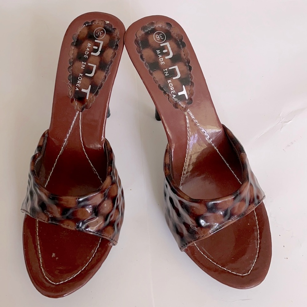 MNT lightweight heeled brown black plaid s…
